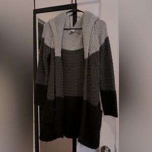 Long cardigan with pockets!